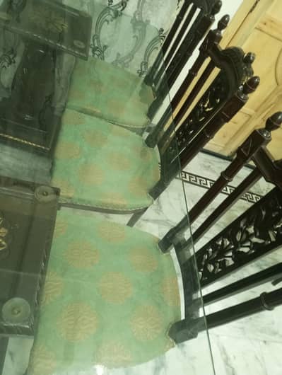 dinning table  6 chair  condition  9/10