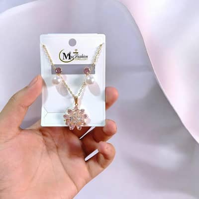 GOLD PLATED CRYSTAL PEARL SET