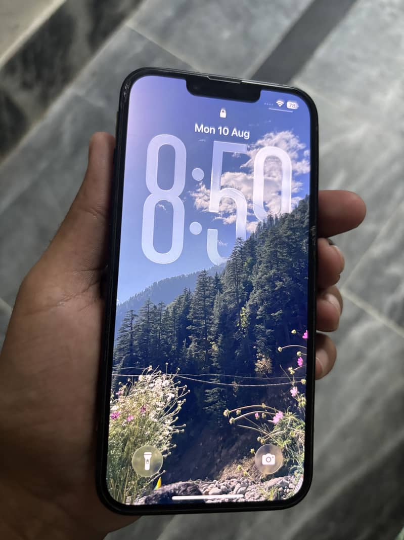 Apple iPhone 13 1