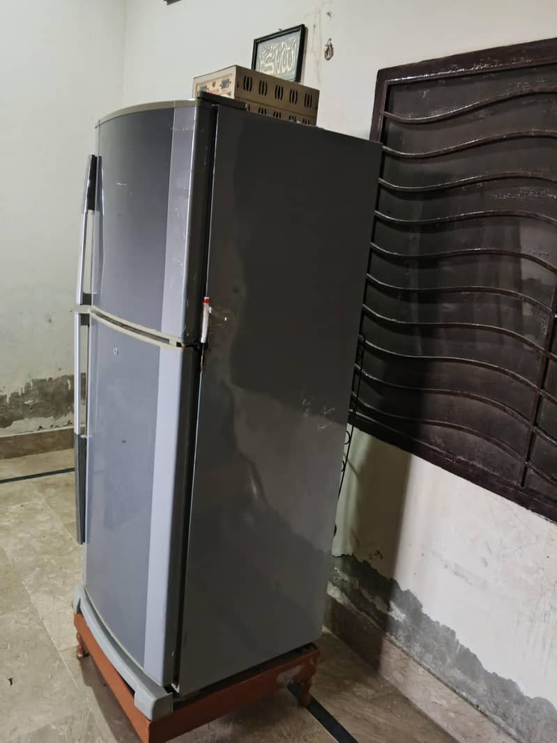 Dawlance fridge 0