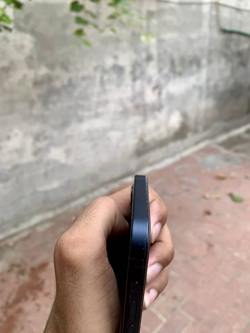 Apple iPhone 12 2