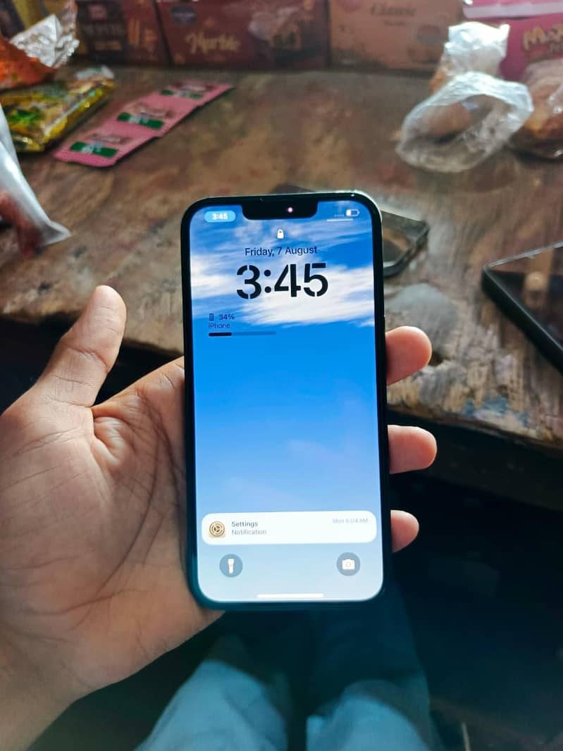 Apple iPhone 13 8