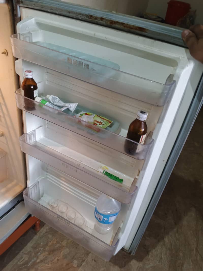 Dawlance fridge 10