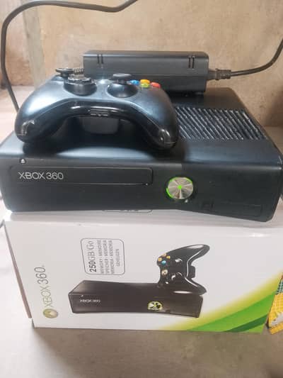 Xbox 360. . . . . . 250 GB storage 42 game installed GTA 5
