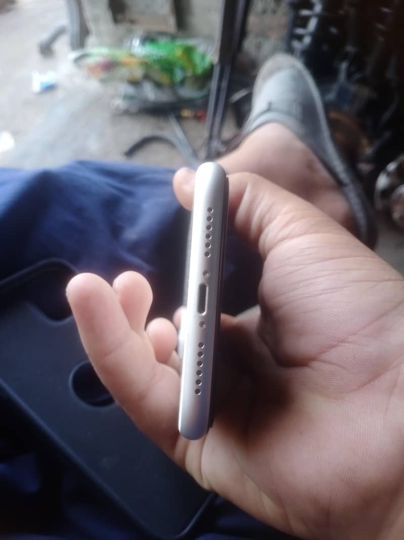 iphone 11 4