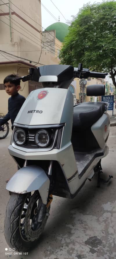 metro M6 graphine battery