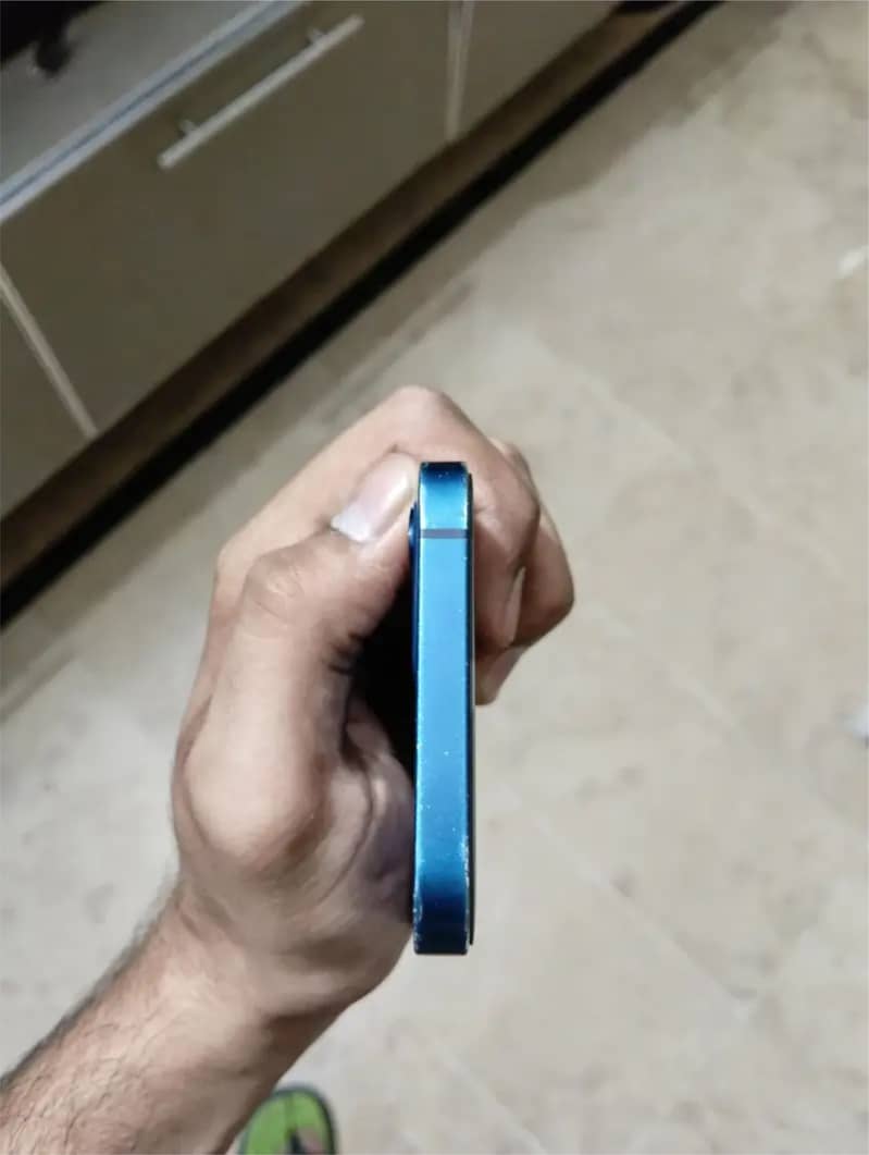 Apple iPhone 12 2
