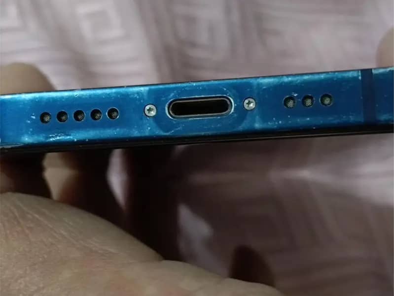 Apple iPhone 12 3