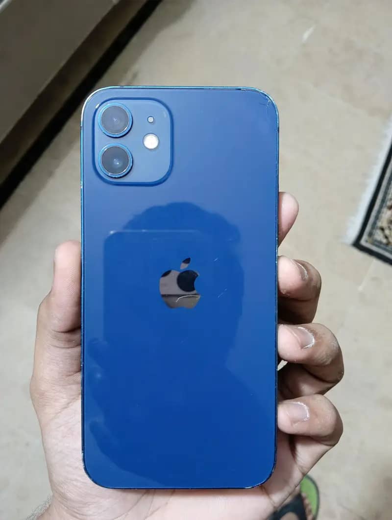 Apple iPhone 12 4