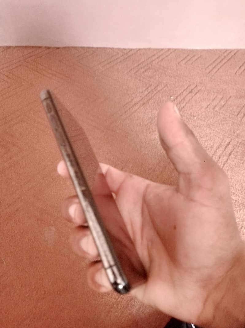 Apple iPhone X 4