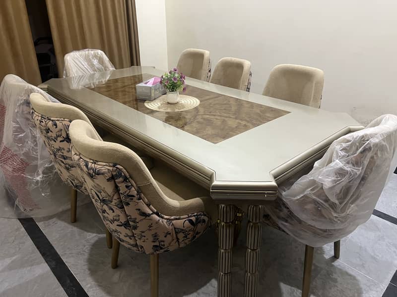 Dining Table 0