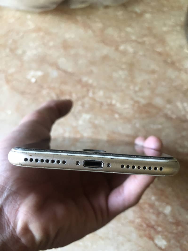 Apple iPhone 7 Plus 5