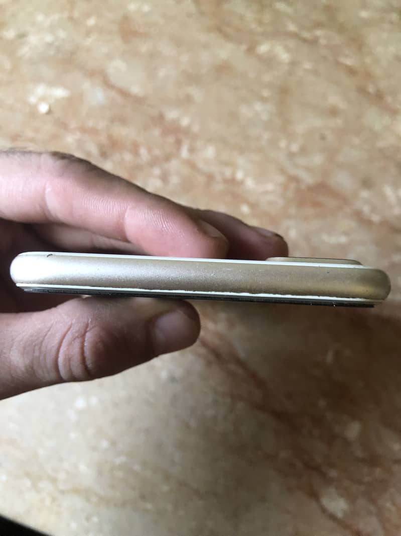 Apple iPhone 7 Plus 6
