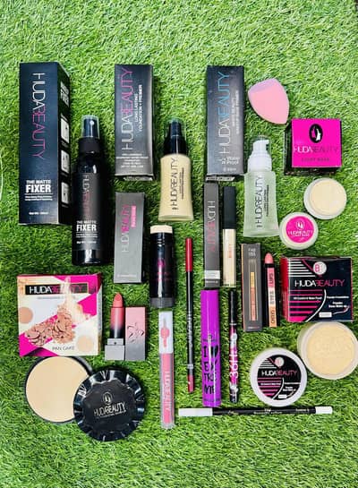 Huda Beauty Huge Makeup Box Deal - Cash On Delivery Available"