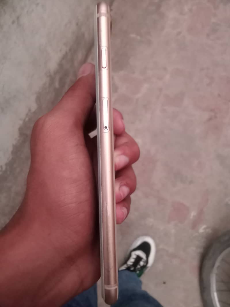 Apple iPhone 8 Plus 2