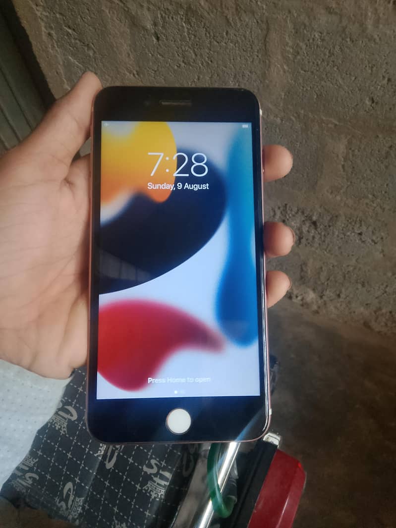 Apple iPhone 7 Plus 0