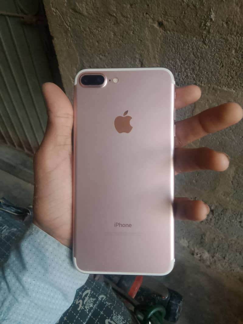 Apple iPhone 7 Plus 1