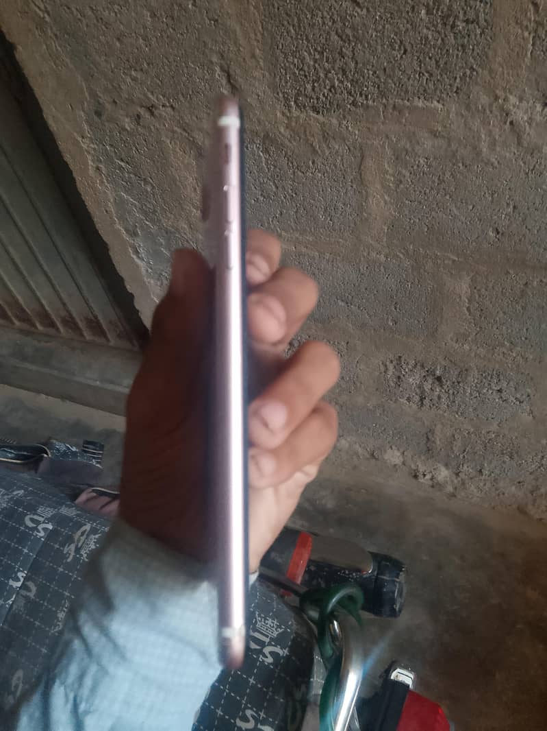 Apple iPhone 7 Plus 5