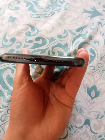 iPhone 11 Pro Max pta aproved read ad ful in description then contact