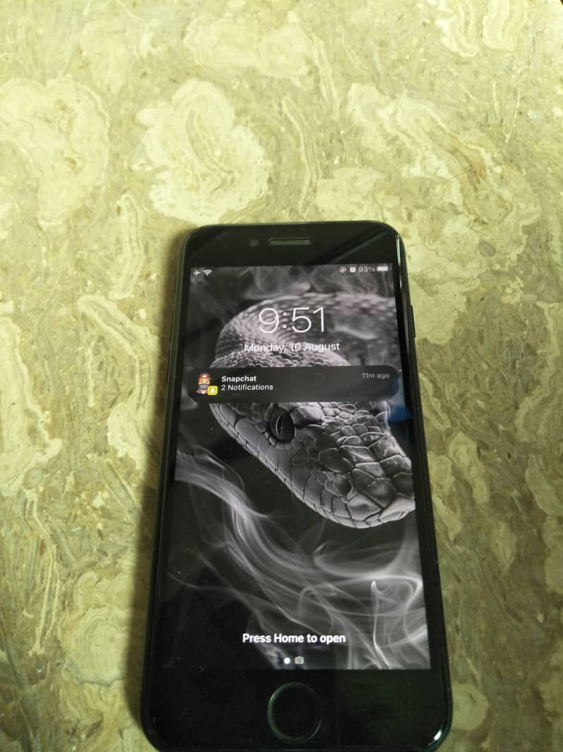 Apple iPhone 7 1