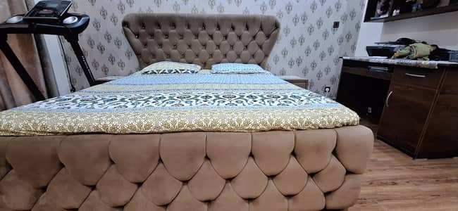 Luxury Wooden Velvet Double Bed with 2 Side Tables