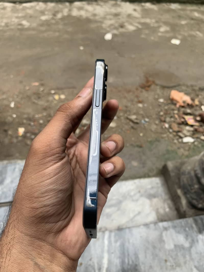 Apple iPhone 13 3