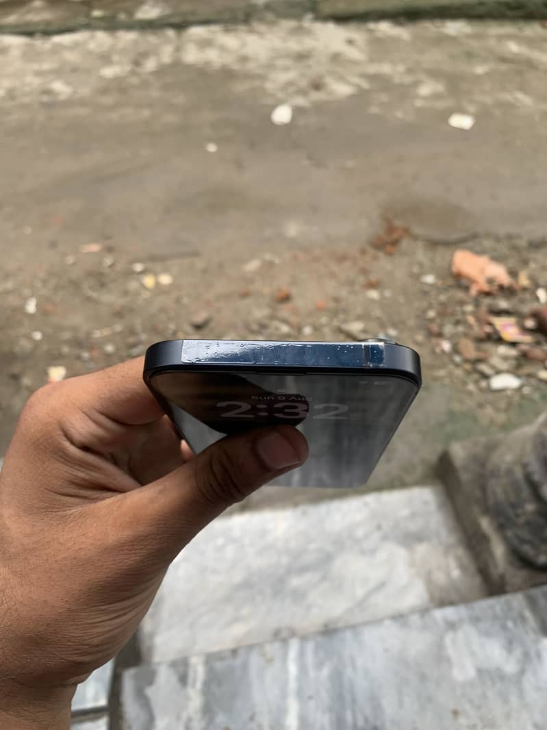 Apple iPhone 13 5