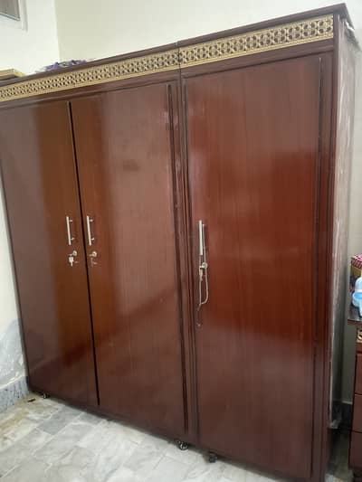Heavy Wooden Almari – Neat & Clean – Good Condition