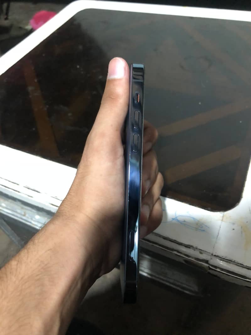 Apple iPhone 12 Pro 3