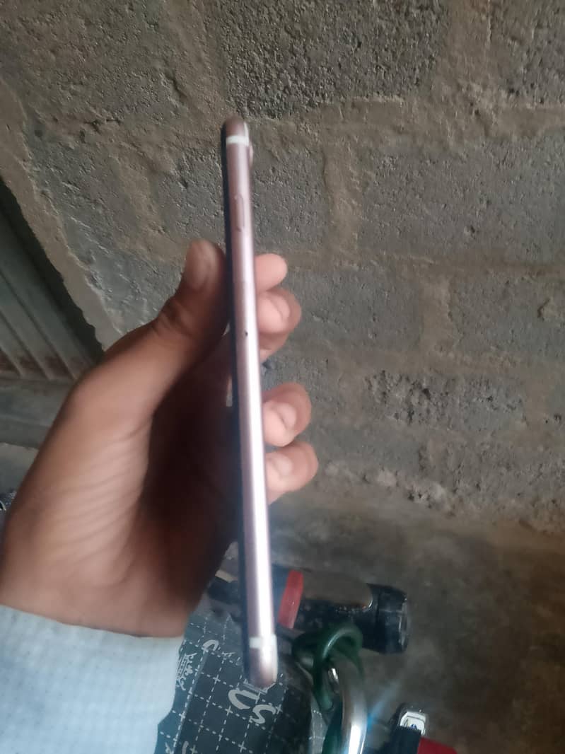 Apple iPhone 7 Plus 3