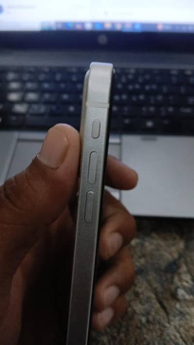 Apple iPhone XR to 17 pm converted