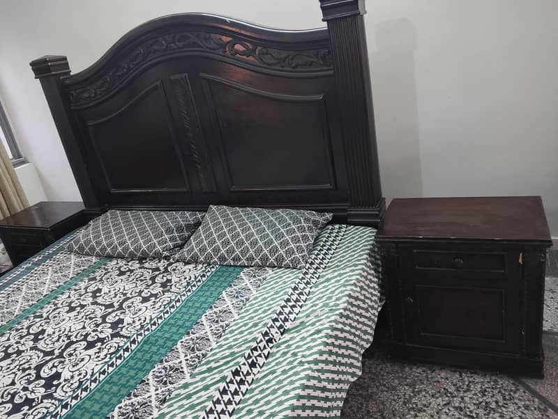 bed with side table and dressing table 4
