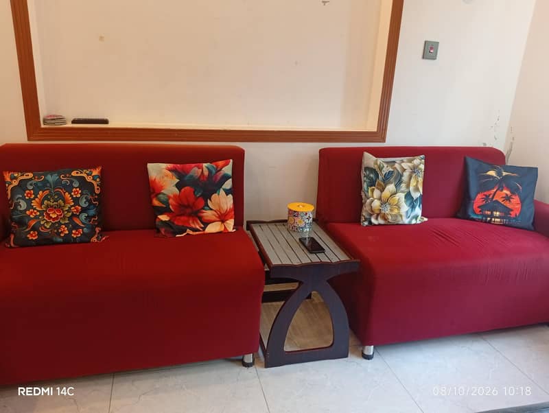 L shape sofa. 2