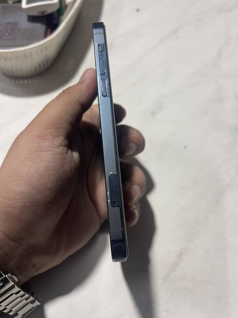 Apple iPhone 12 Pro 4