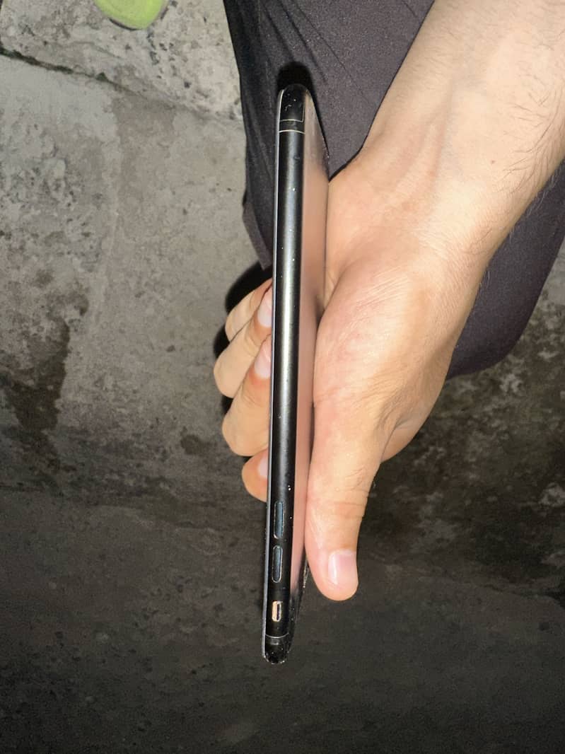 Apple iPhone 7 Plus 2