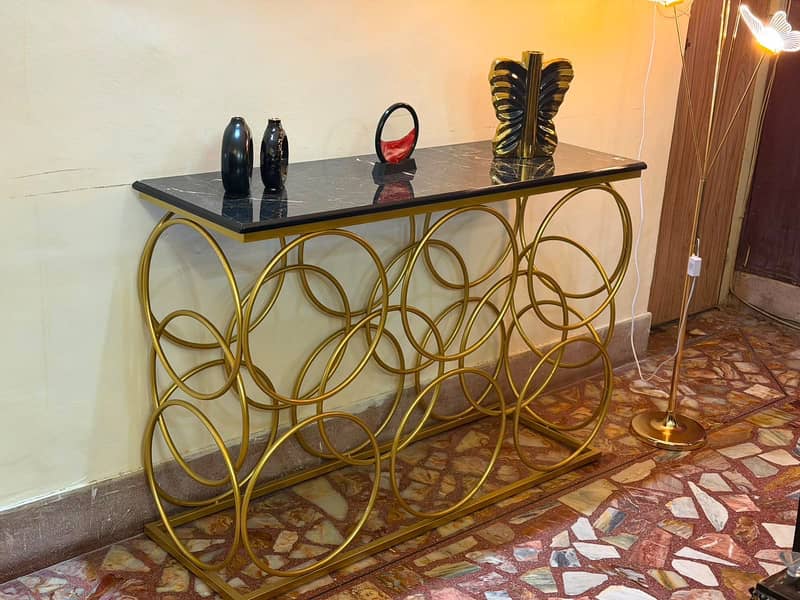 Bed side tables available 9
