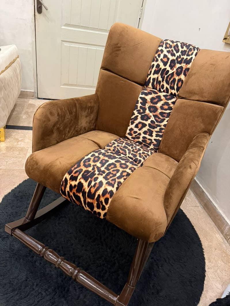 Bed side tables available 12