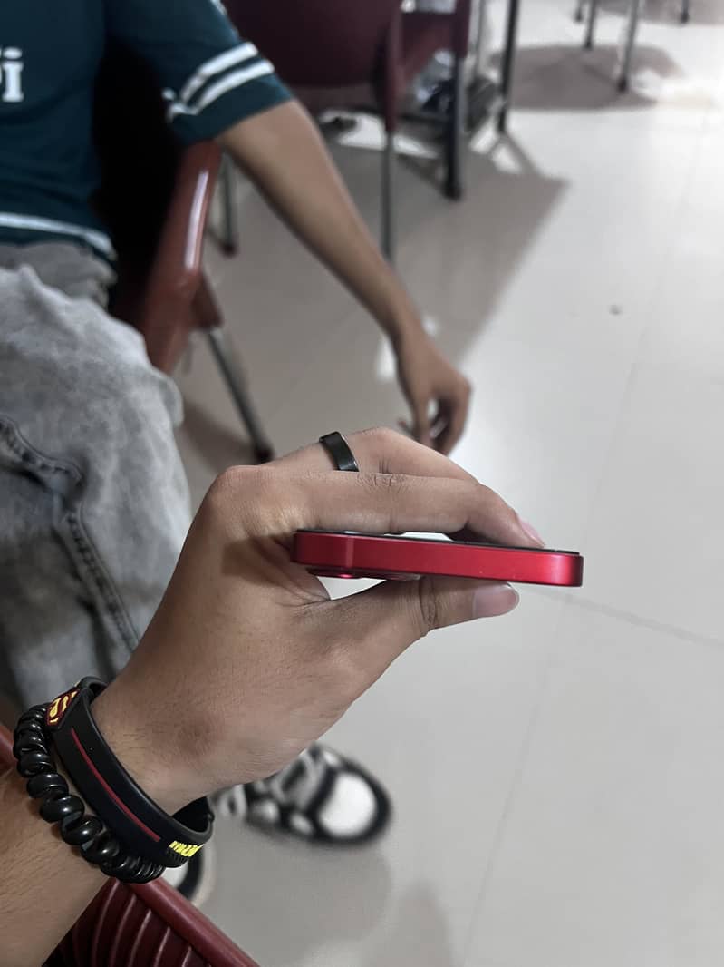 Apple iPhone 13 2