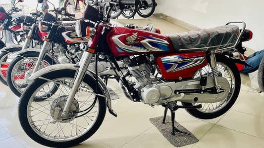 honda 125 new model just 2200 kilo meter runing