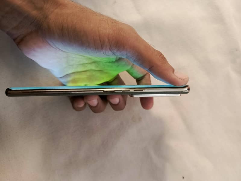 Infinix Note 40 Pro 4