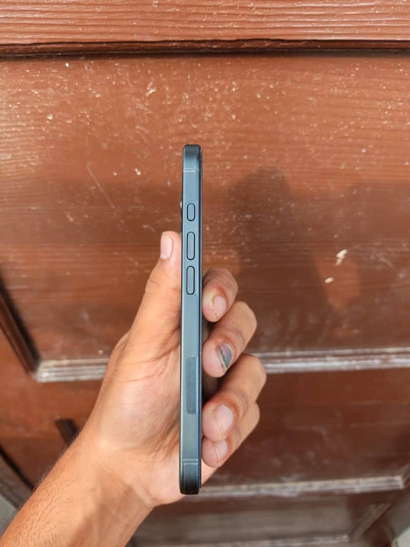 Apple iPhone 16 1