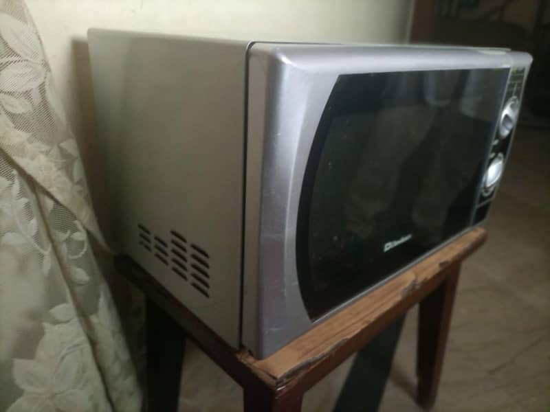 Dawlance Microwave 2