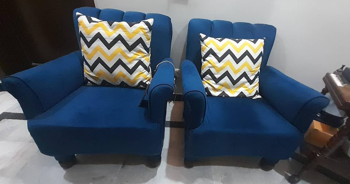 Sofa Set And Centre Table 1
