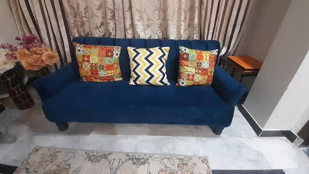 Sofa Set And Centre Table 2