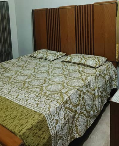 King bed set 6 month use. . .