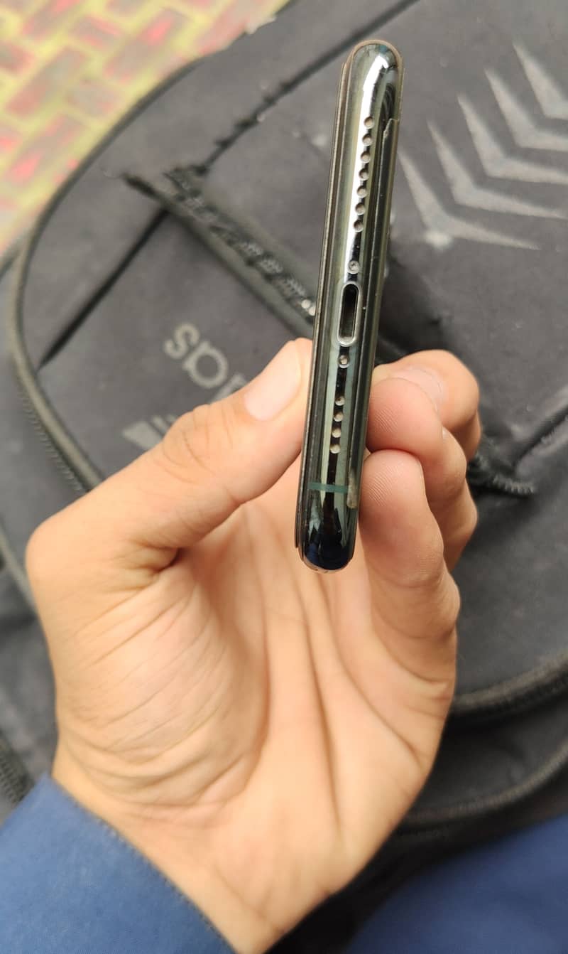 Apple iPhone 11 Pro Max 1