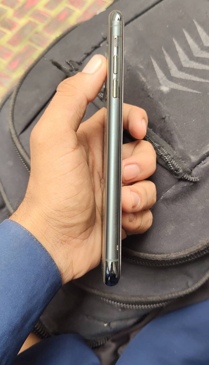 Apple iPhone 11 Pro Max 3