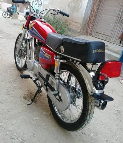 Honda 125cc bike urgent for sale 03294565513