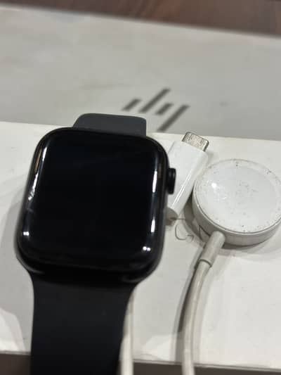 Apple Watch Series 9 45mm  10/10 With Complete Box And Original Cable
