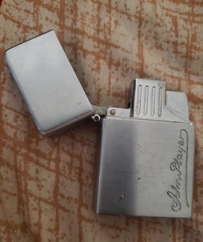 : Vintage John Player Special Metal Windproof Lighter 0